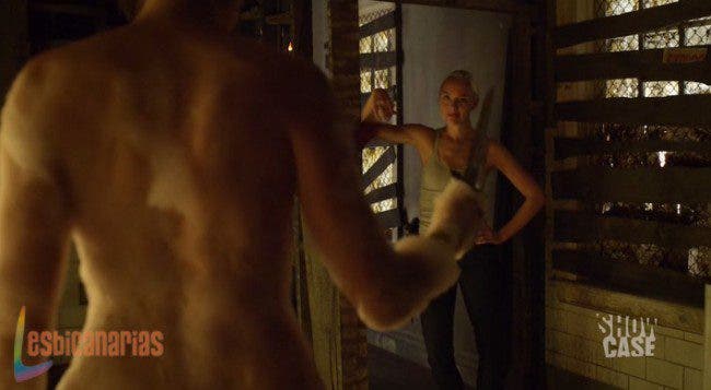 Tamsin interrumpe el baño de Bo