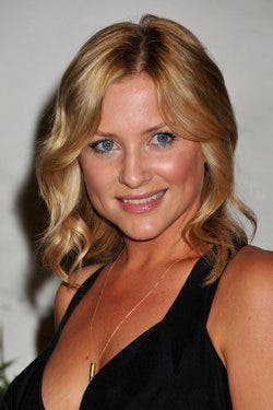 Jessica Capshaw firma como personaje regular en Anatomía de Grey
