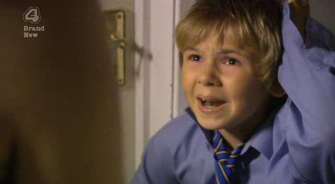 Skins Resumen de Episodio 3&times;01 &laquo;Naomily&raquo;