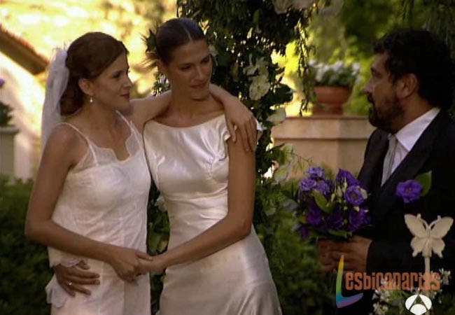 Pepa y Silvia en su boda