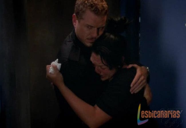 Mark consolando a Callie