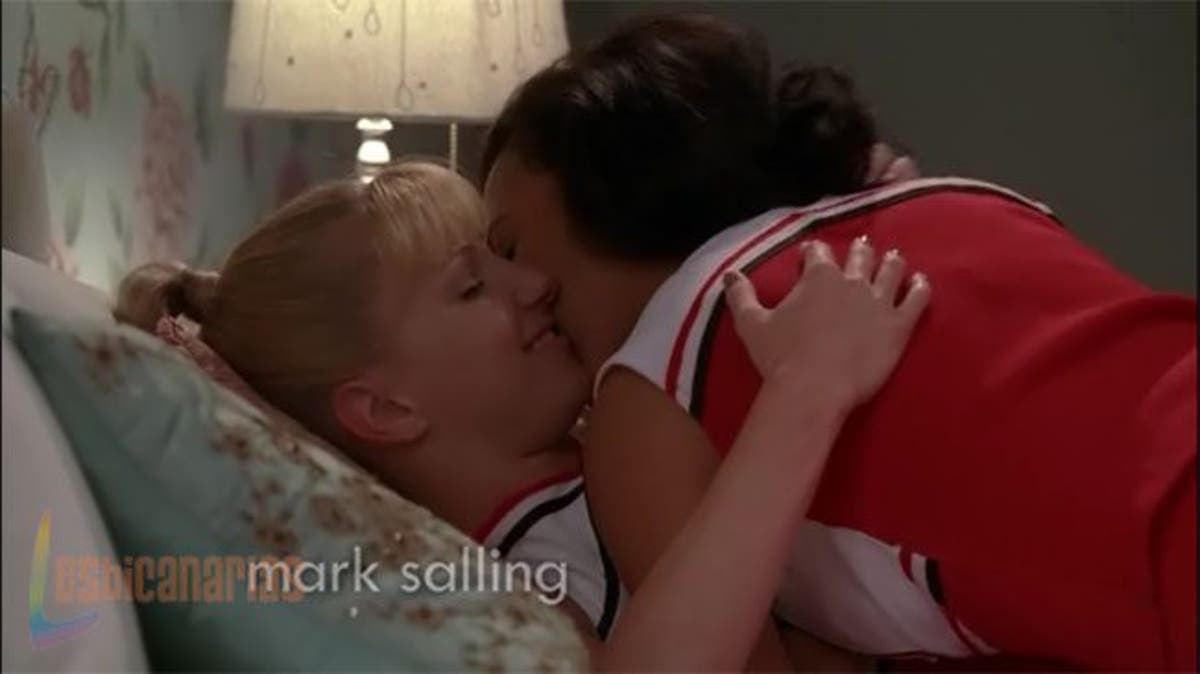 Brittany y Santana primeros besos en Glee • Lesbicanarias