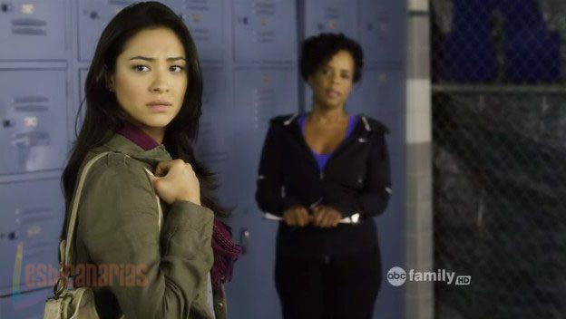 Pretty Little Liars 1x15-08