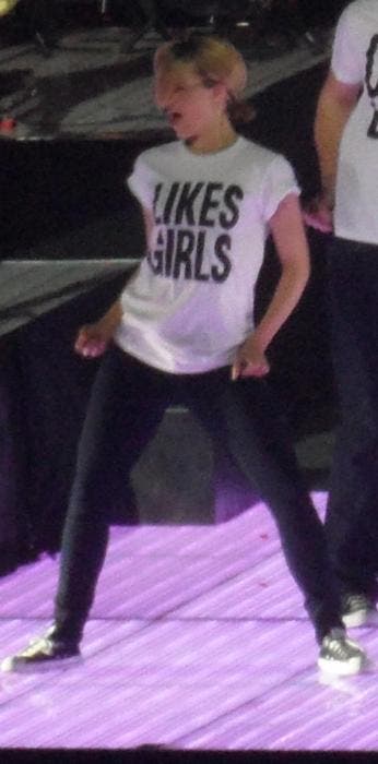 Dianna Agron “likes girls”