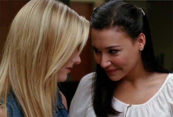 Brittany y Santana se enrollaran en Glee