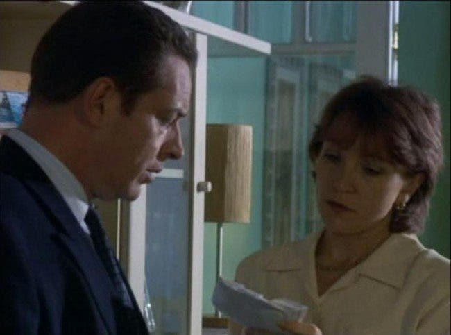 bg 2x01 esposa Fenner