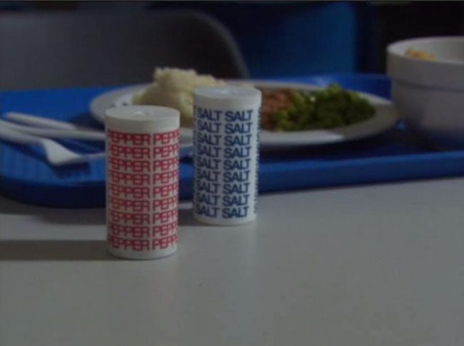 NG 2x11 Los botes de sal y pimienta