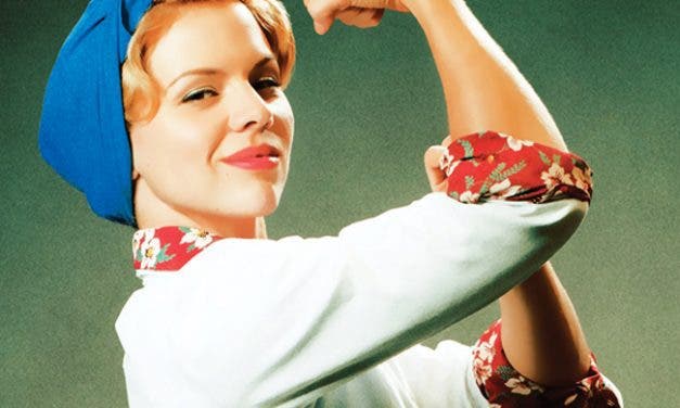 Betty y Kate resumen de episodio 1×01 Bomb Girls