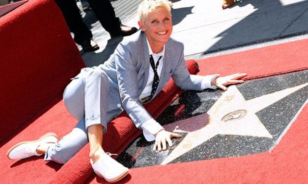 Ellen DeGeneres estrena su estrella en Hollywood