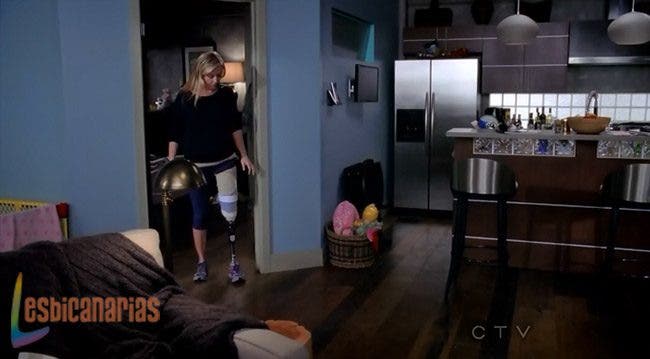 Arizona caminando con la prótesis