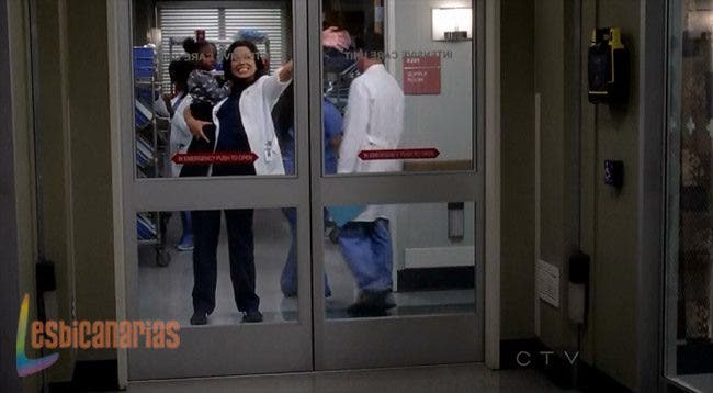 Callie lleva a Zola al hospital