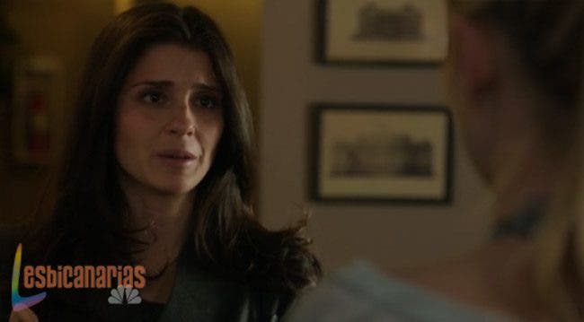 Clarice llorando en la puerta de Shay