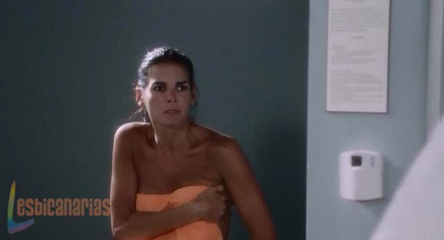 Rizzoli en paños menores Rizzoli en paños menores