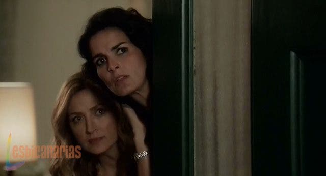 Maura y Jane espiando a mamá Rizzoli