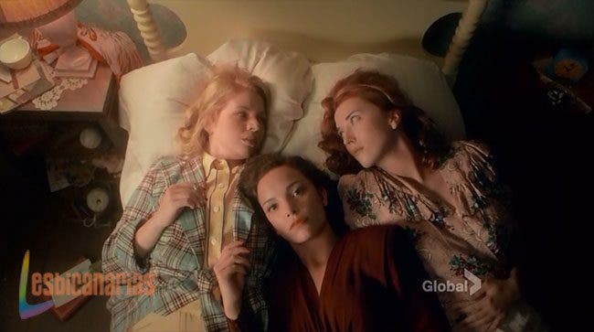 Gladys, Betty y Kate en la cama