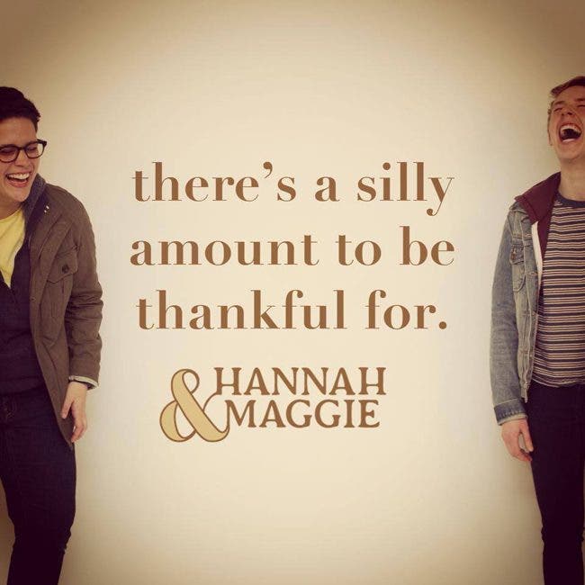 Hannah & Maggie Villancico Lésbico