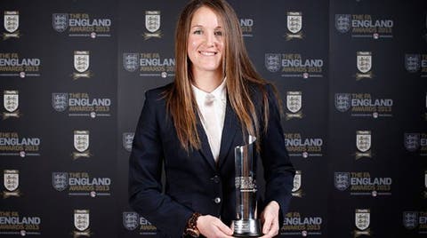 Capitana selecci&oacute;n inglesa sale del armario