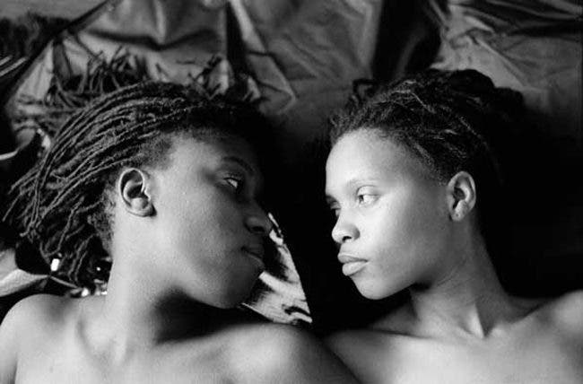 Zanele Muholi documenta la realidad lésbica en Sudáfrica