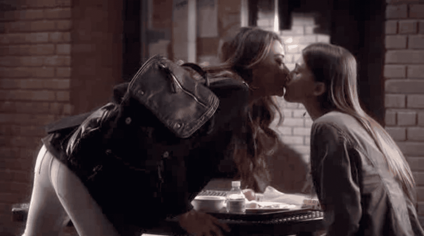 Pretty Little Liars Resumen de episodio 4x21 y 4x22 • Lesbicanarias Pretty Little Liars Resumen de episodio 4x21 y 4x22 • Lesbicanarias
