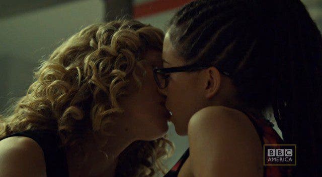 Cosima y Delphine Beso