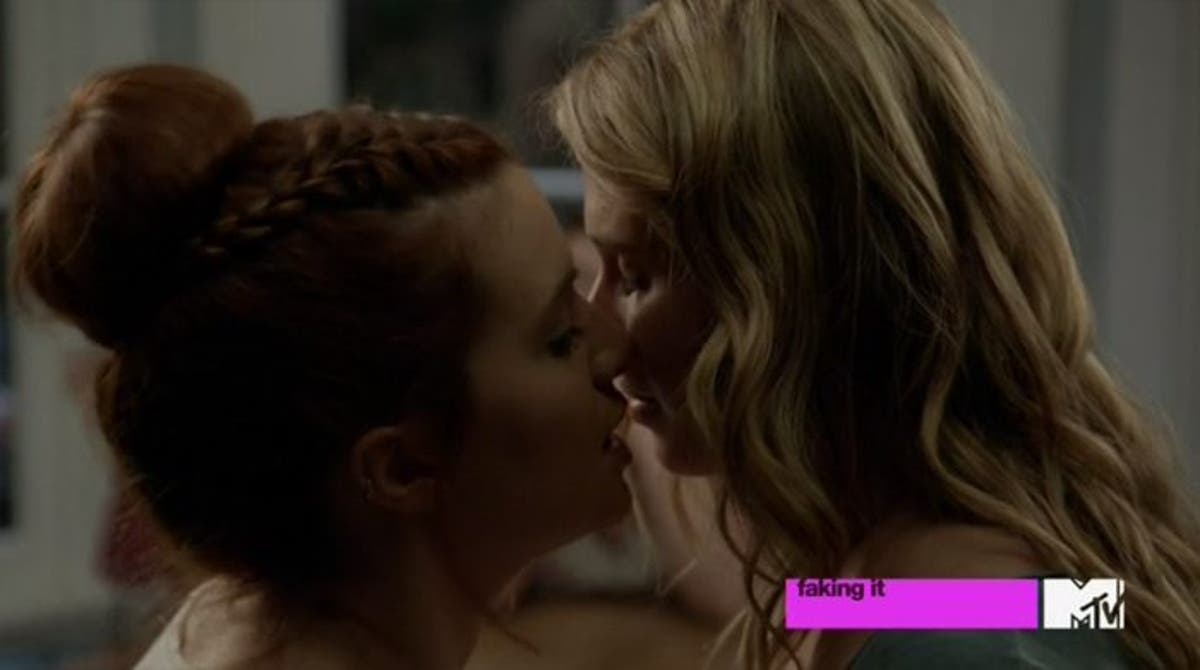 Faking It resumen de episodio 2×02 Amy y Karma • Lesbicanarias