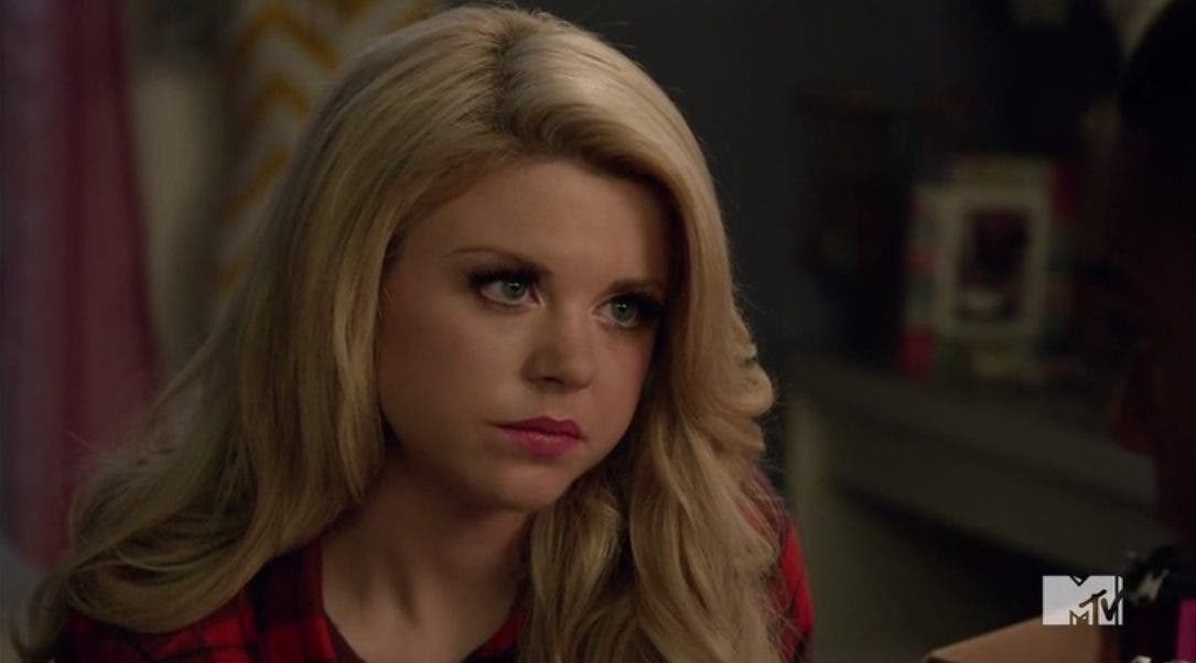 Lauren y Theo Faking It