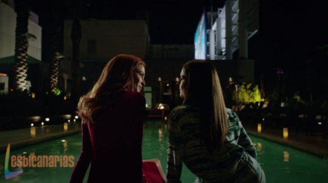 Luisa y Rose mirándose