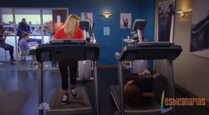 Lizzy y Kate en One Big Happy