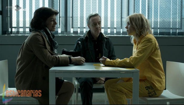 Maca-recibe-la-visita-de-sus-padres-en-la-cárcel