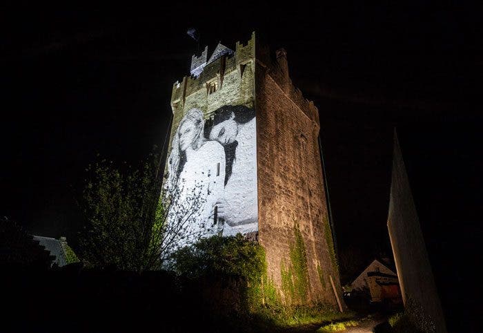 Mural lésbico por Joe Caslin