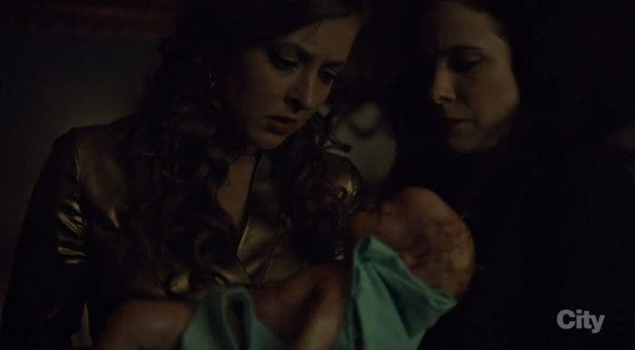 Alana-y-Margot-con-el-bebé