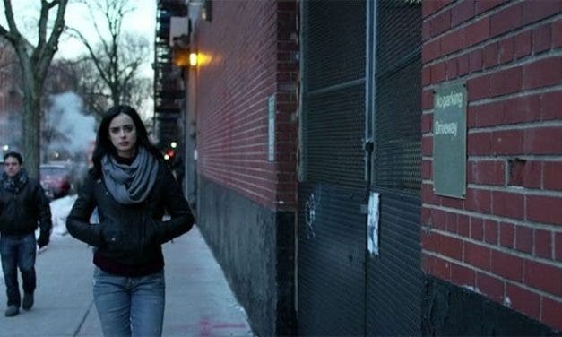 Jessica Jones resumen de episodio 1×01 «Noche de chicas»