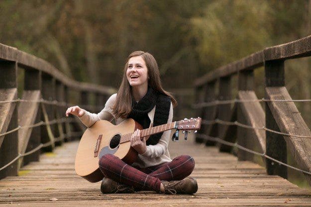 Gina sale del armario