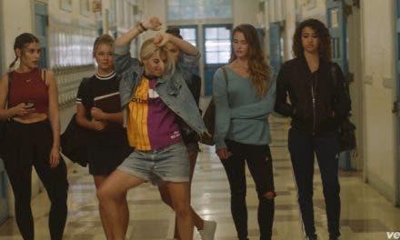 Música con toque lésbico: Gravel To Tempo por Hayley Kiyoko
