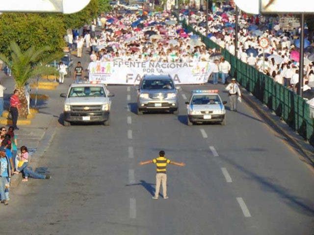 niño contra la homofobia