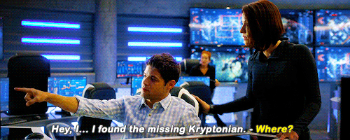 "¡Oye! Encontré al kryptoniano perdido" "¿Dónde?" (Vía cwsupergirlgifs.tumblr.com)