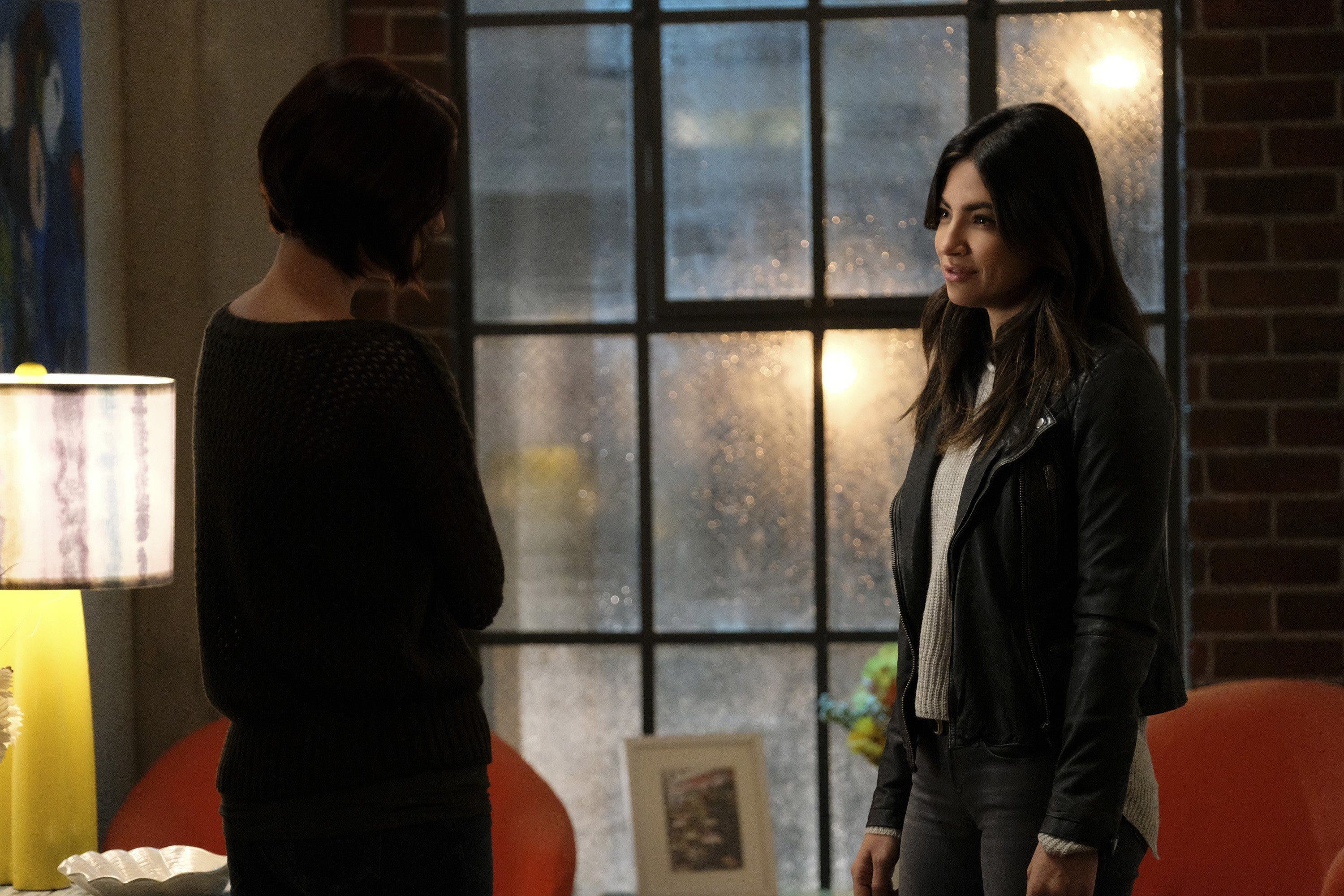 Supergirl: Resumen del episodio 2×07 – The Darkest Place – Sanvers