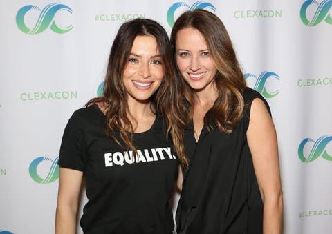 Sarah Shahi y Amy Acker en la ClexaCon
