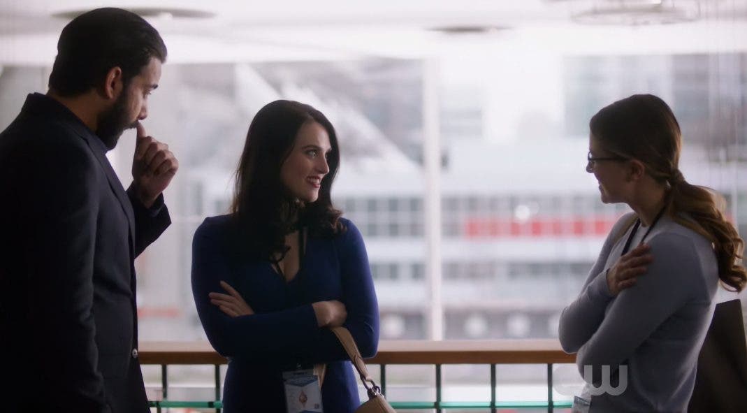 Kara y Lena con el ex en Supergirl