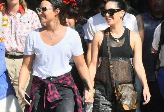 ¿Demi Lovato con novia en Disney?