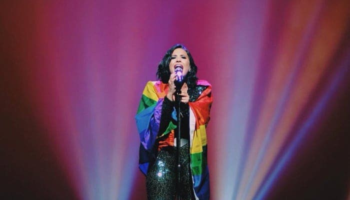 Demi Lovato celebra el orgullo LGBTQ con una recaudación para GLAAD
