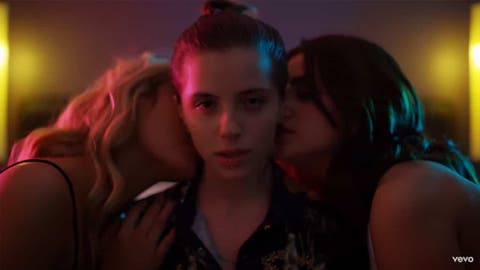 Three Now por Valen Etchegoyen