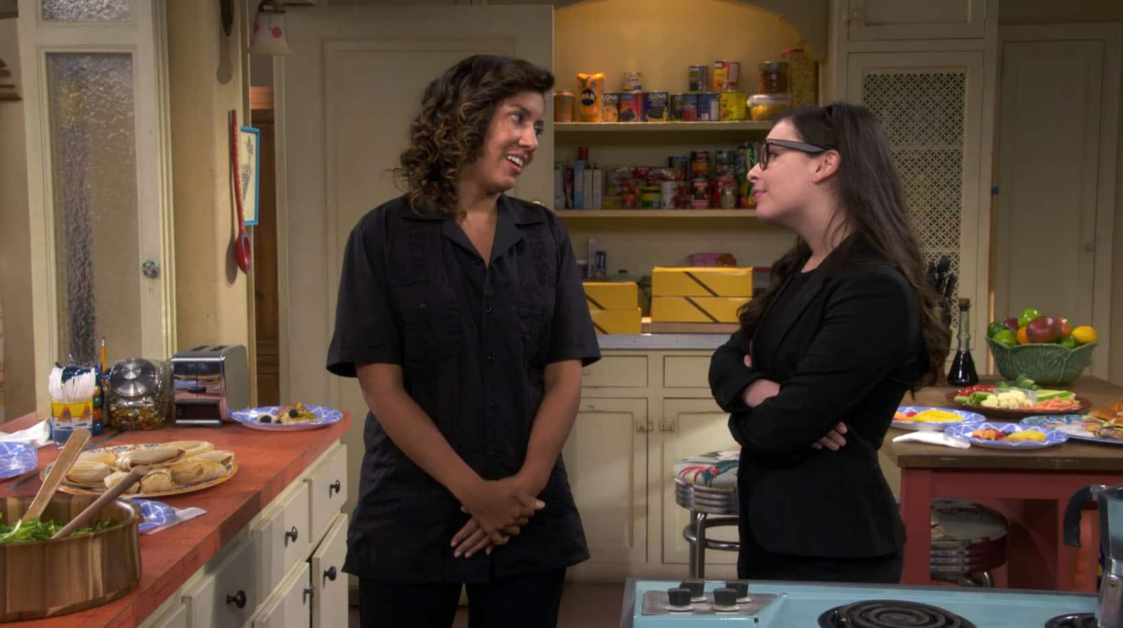 Elena y Pilar en One Day At A Time