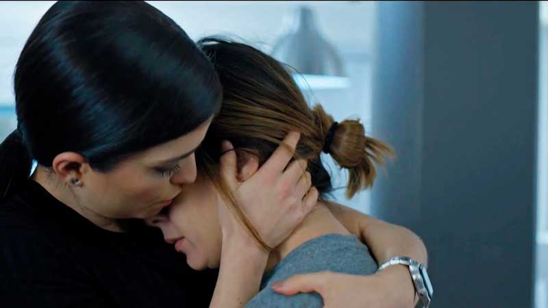 Paula y Valeria pareja lésbica