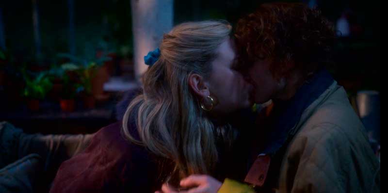 Dani y Jamie besándose por primera vez
