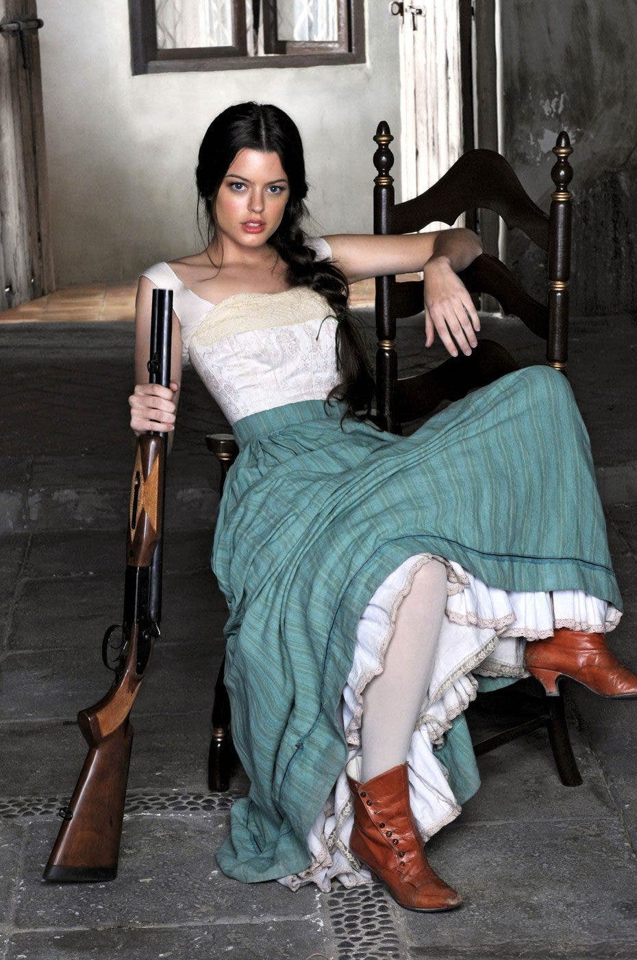 Adriana Torrebejano interpretando a Isabel Lobo en Tierra de Lobos.