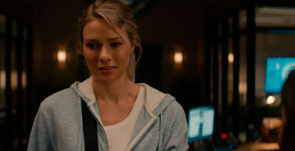 Kate Whistler triste en NCIS Hawaii