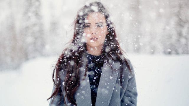 Mujer en la nieve