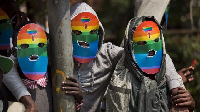 Hombres gays uganda