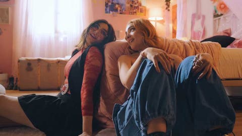 Violeta y Chiara en el v&iacute;deo de El Parque